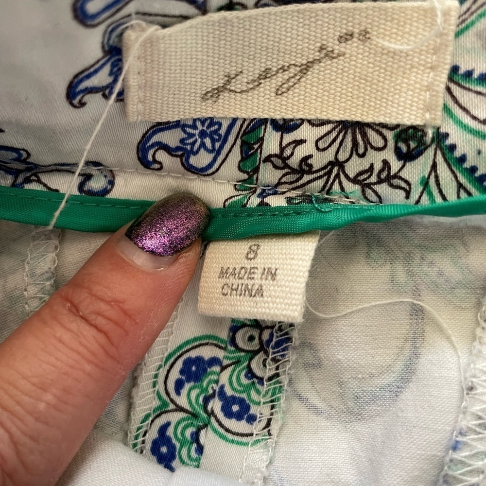 Floral Patterned Women's Shorts - Picture 7 of 8